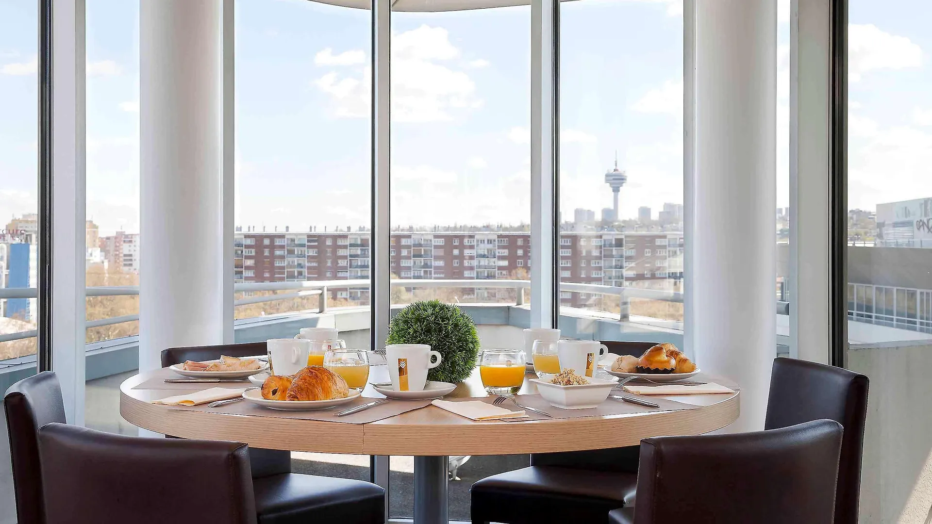 Mercure 19 Philharmonie La Hotel