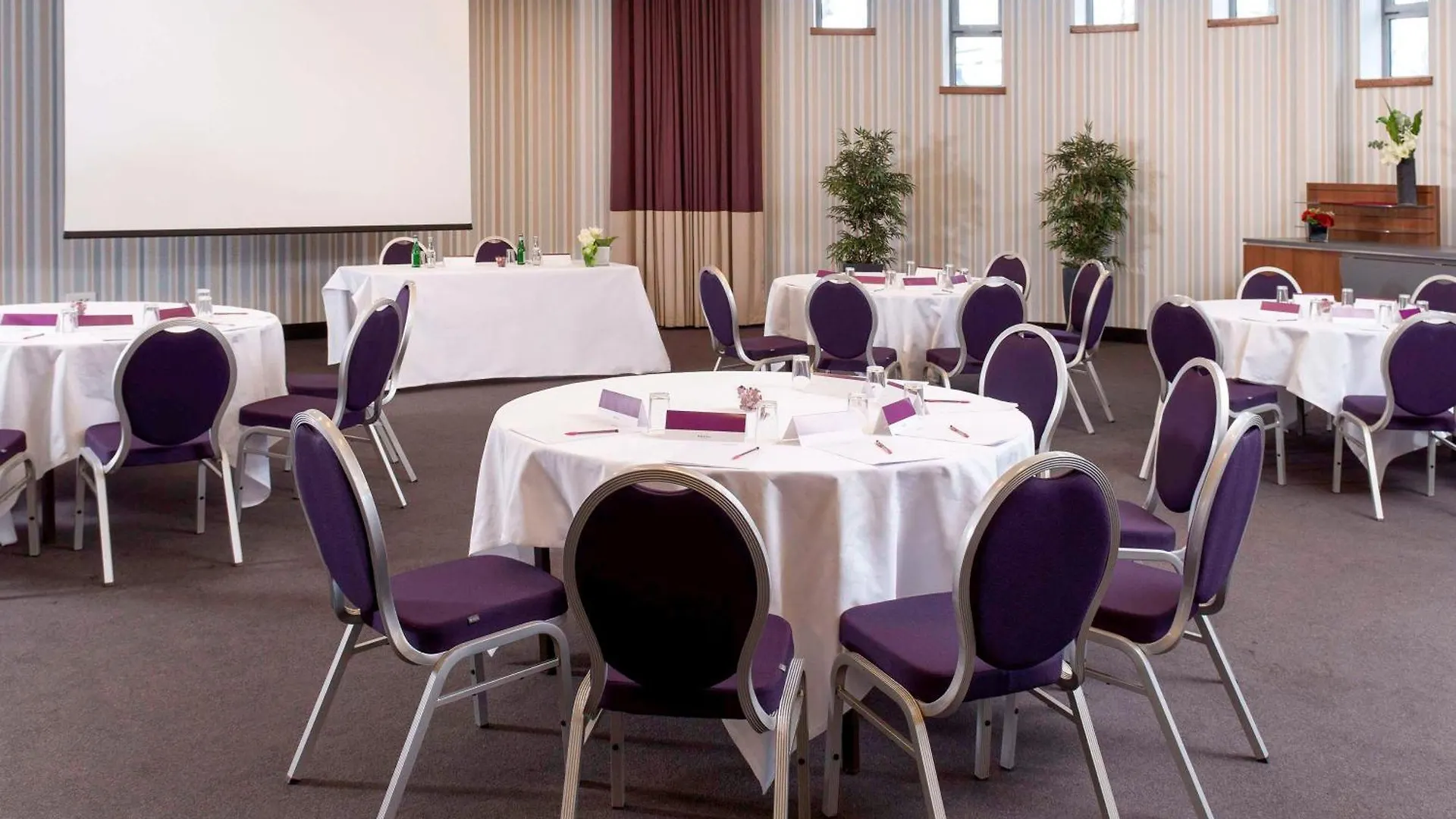 Mercure 19 Philharmonie La Hotel Paris