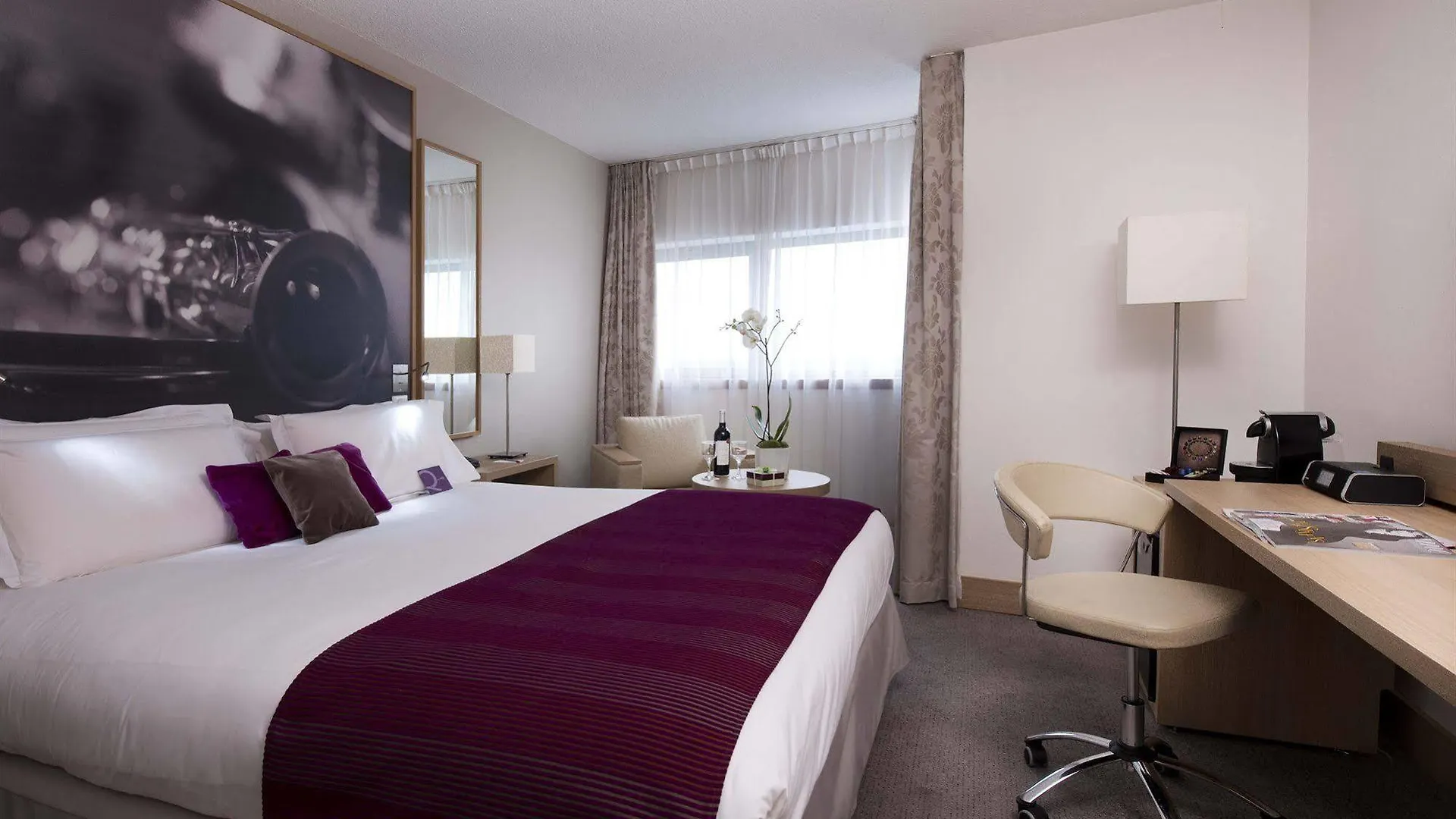 Hotel Mercure 19 Philharmonie La 4*