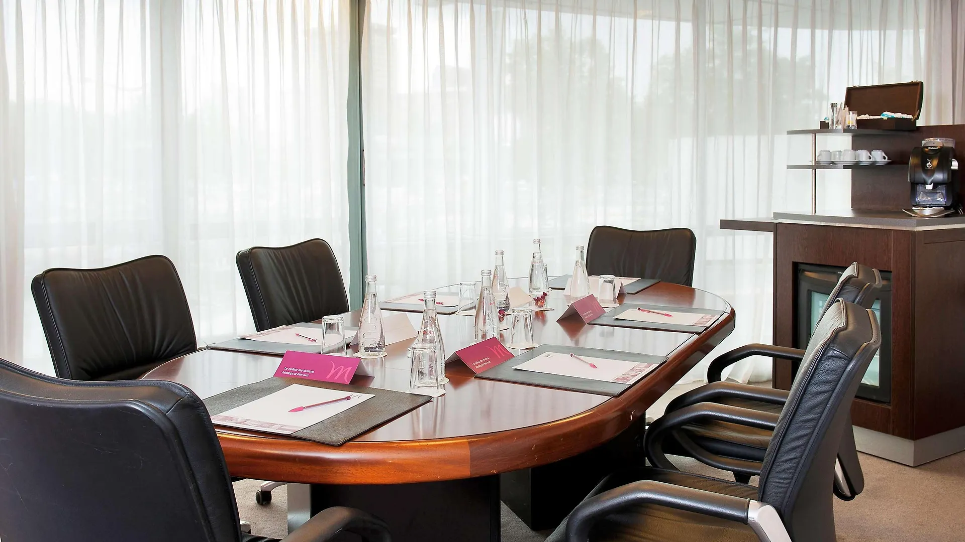 Mercure 19 Philharmonie La 4*